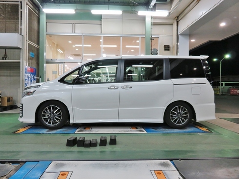 80VOXYのローダウン！HKS車高調SスタイルL装着！！ | 一宮店 | 店舗